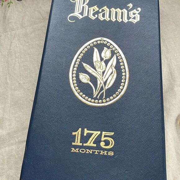 Jim Beam Whiskey Bottle Decanter 1973 Tulips design made from Regal China. In or - Picture 10 of 16